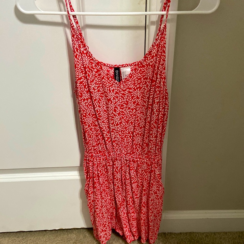 This is a romper from H&M. Only worn once.